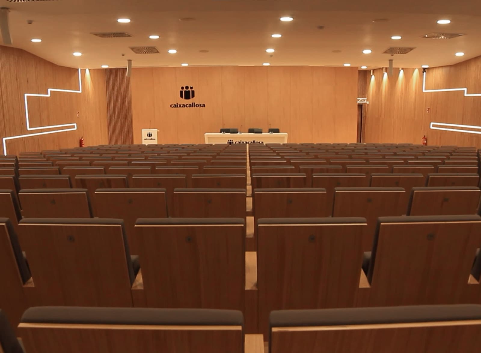 Édifice Social et Culturel