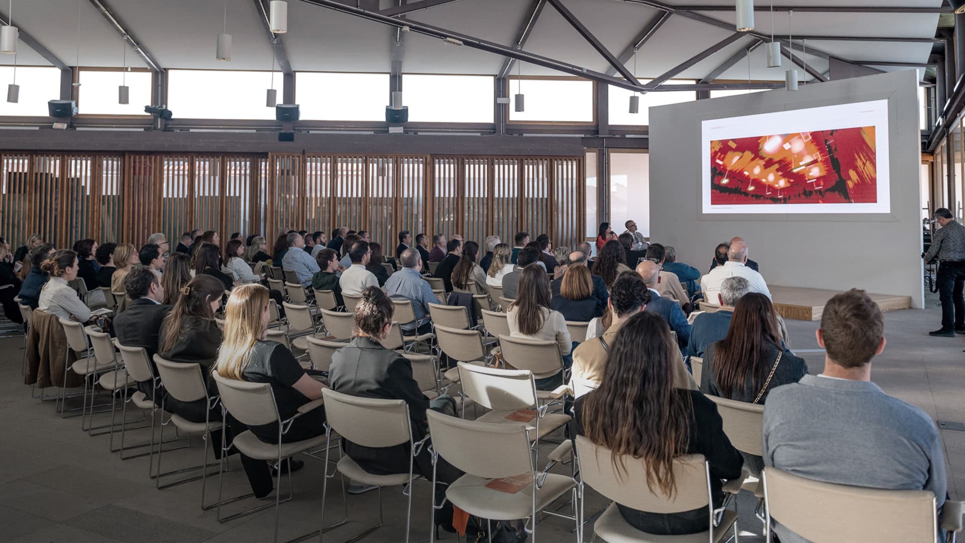 35 años creando soluciones de acondicionamiento acústico avanzadas